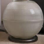 lampe globe verre holophane, lester