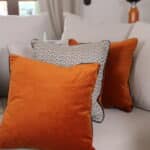 coussin velours orange dedard