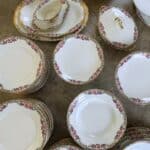 service 66 pièces en porcelaine de limoges