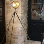 projecteur lampadaire vintage rénové – phare ancien "besnard paris" sur trépied n°02