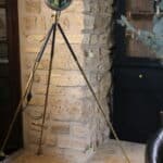 projecteur lampadaire vintage rénové – phare ancien "besnard paris" sur trépied n°02