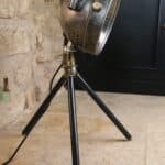 projecteur lampadaire vintage rénové – phare ancien "besnard paris" sur trépied n°02