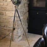 projecteur lampadaire vintage rénové – phare ancien "besnard paris" sur trépied n°02