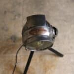 projecteur lampadaire vintage rénové – phare ancien "besnard paris" sur trépied n°02