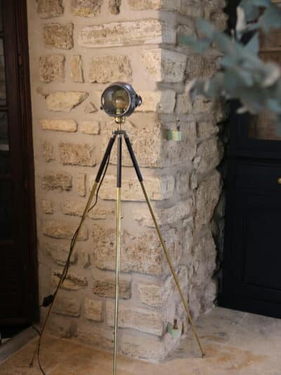 projecteur lampadaire vintage rénové – phare ancien "besnard paris" sur trépied n°02