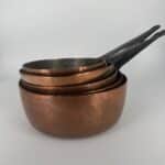 ensemble de 5 anciennes casseroles en cuivre