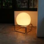 lampe globe opaline chrome, lucie n°09