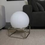 lampe globe opaline chrome, lucie n°09